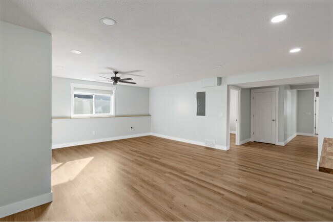 Building Photo - 1015 W 3000 N