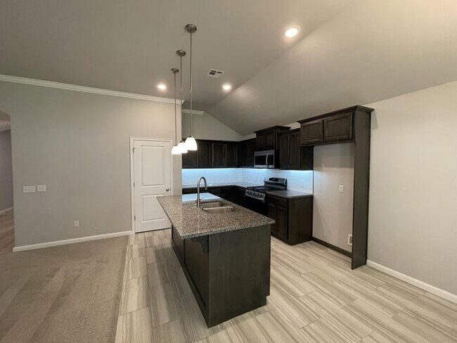 Building Photo - 1105 Osprey Dr