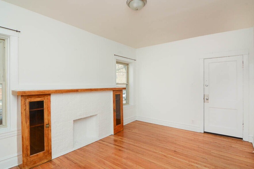 Building Photo - 2921 W George St