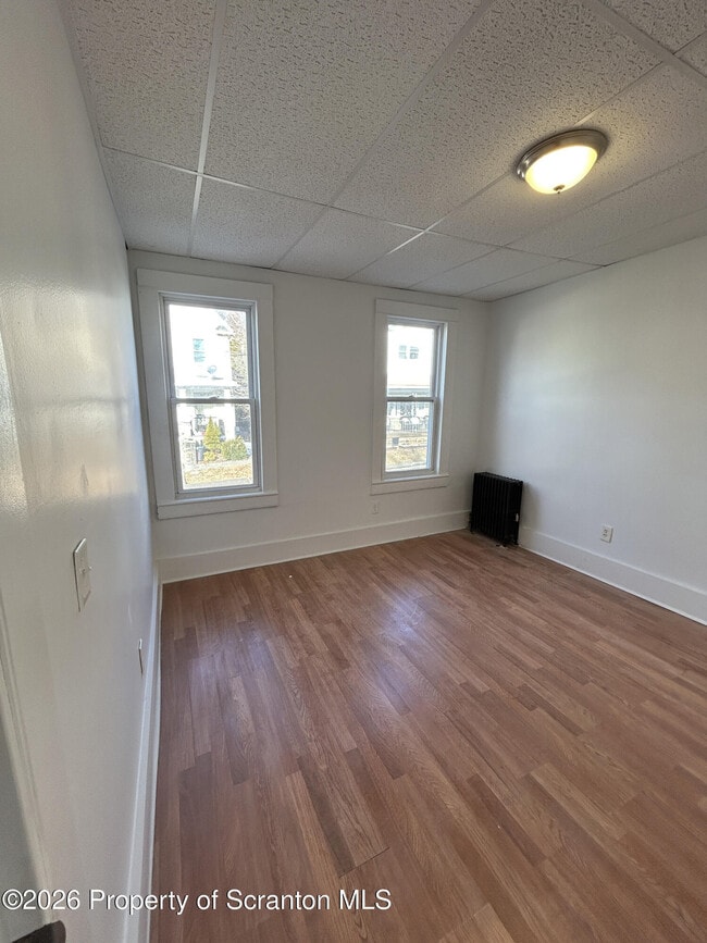 Building Photo - 210 N Bromley Ave