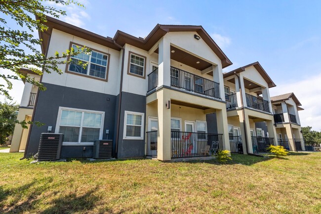 Building Photo - "Spacious 2-Bedroom Euless Retreat with Gr...