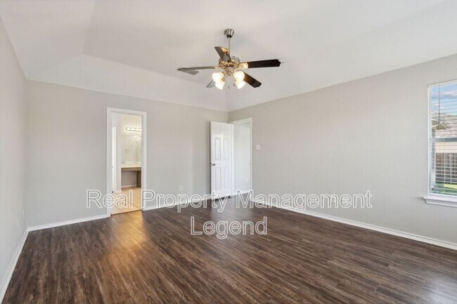 Building Photo - 5100 Brookside Dr