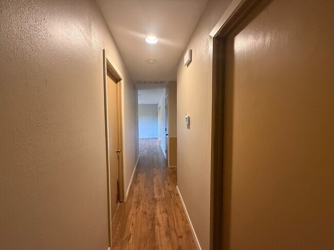 Building Photo - 4301 Jordan Ave