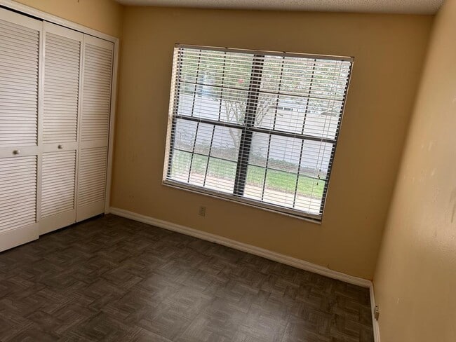 Building Photo - 9869 Aloma Bend Ln