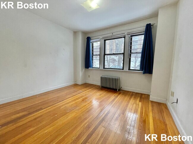 Building Photo - 19 Egremont Rd