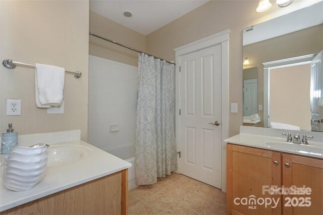 Building Photo - 188 Water Oak Dr