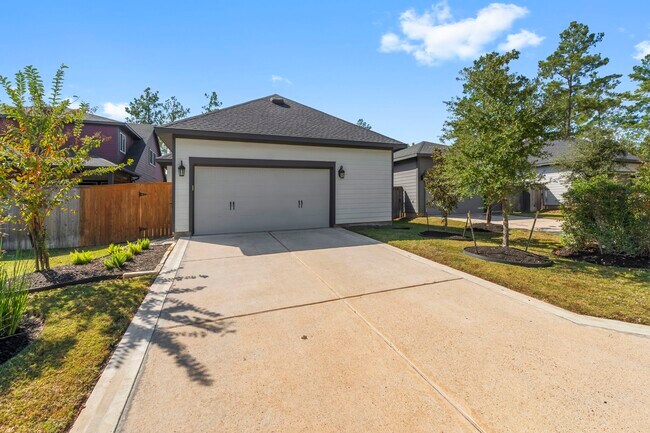 Building Photo - 218 Thistle Dr