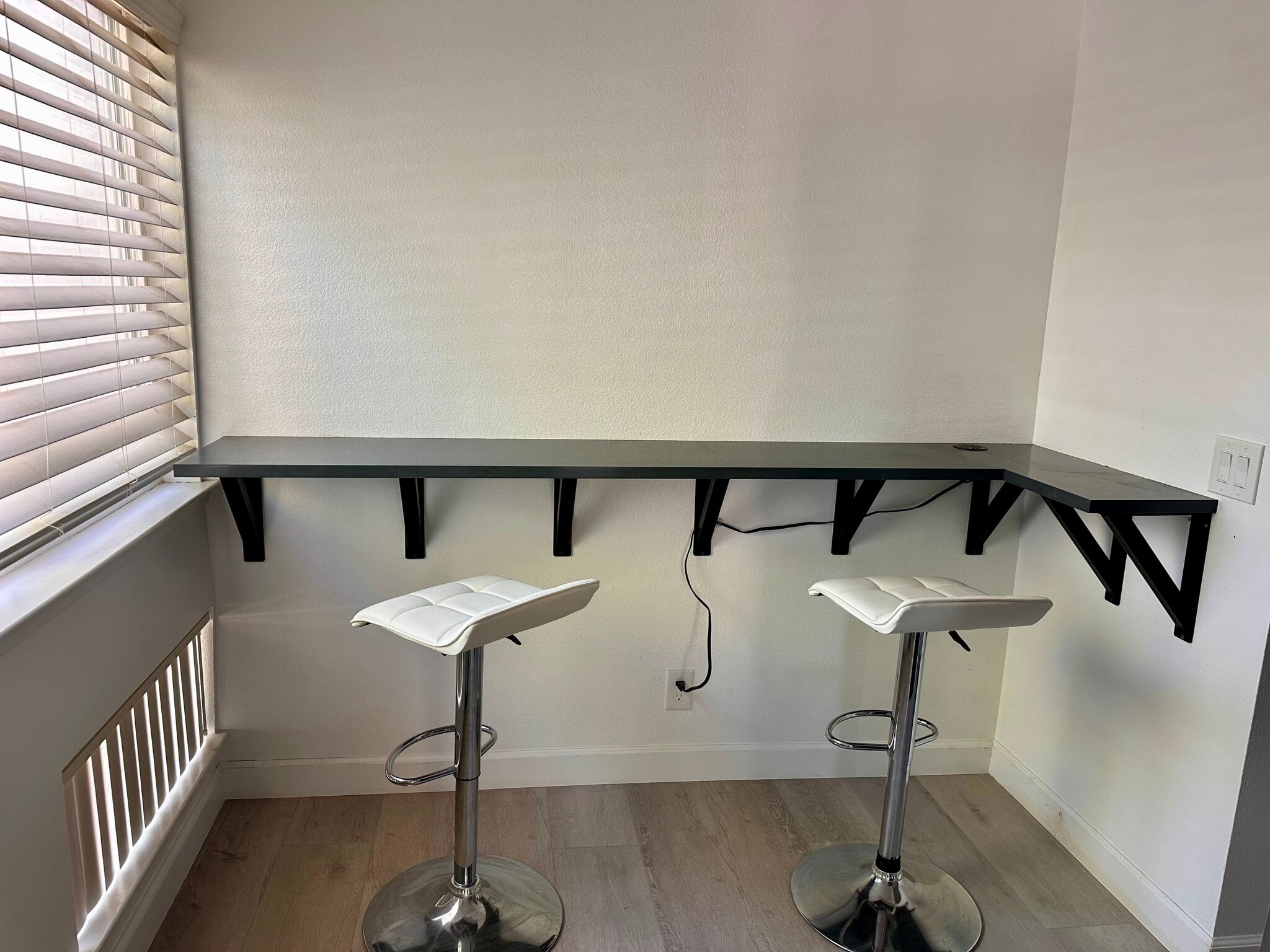 Building Photo - 1041 Shell Blvd