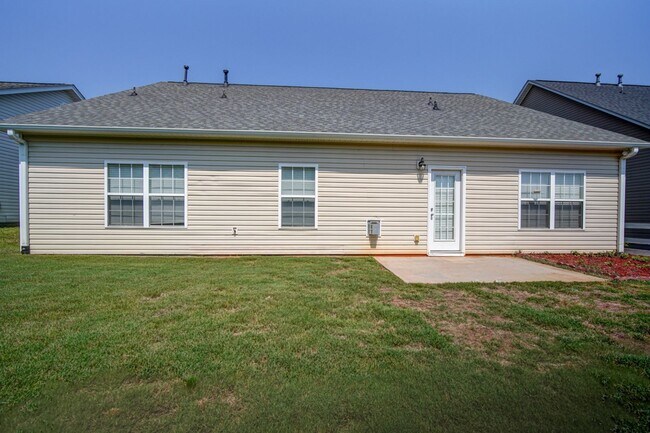 Building Photo - 4 BR/2 BA, 1 Car Garage, Charming Home in ...