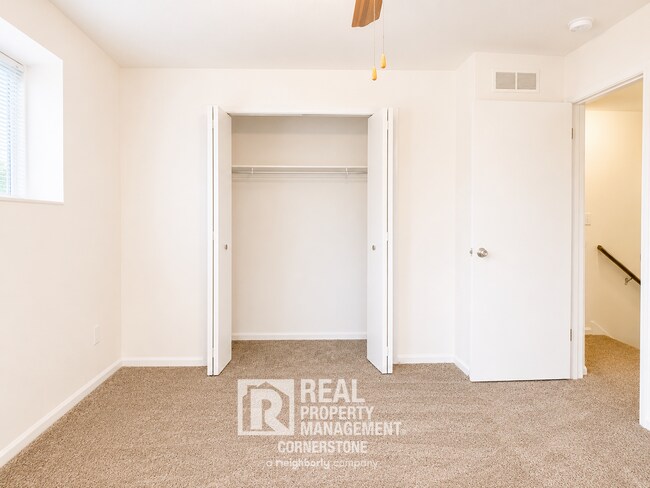 Building Photo - Modern Comfort Meets Peaceful Living