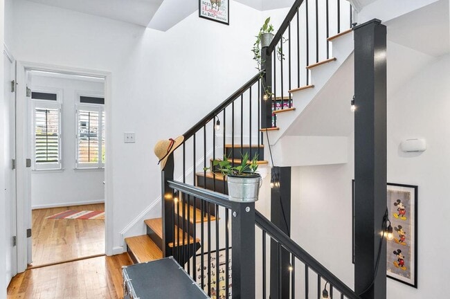 Building Photo - 230 Bradberry St SW