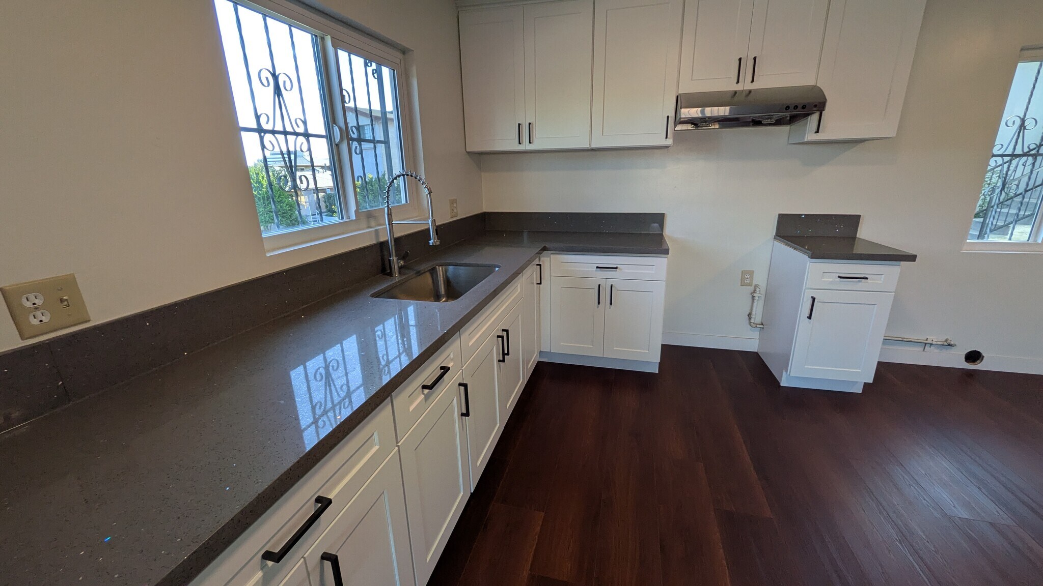 KITCHEN - 4111 Abner St