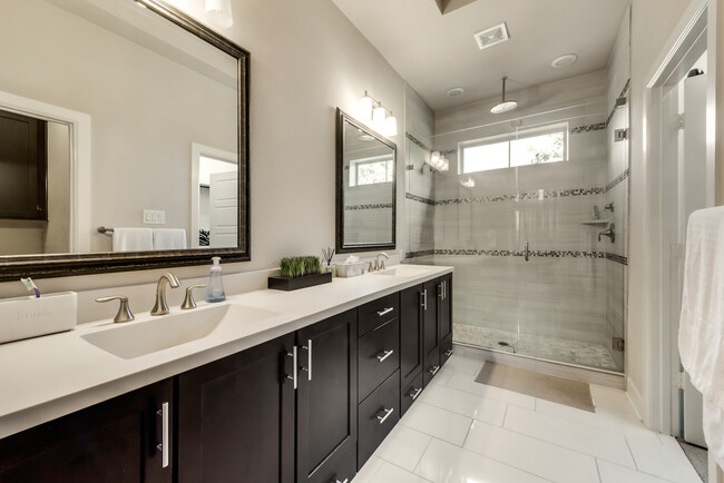 Building Photo - 731 Lacey Oaks Pl