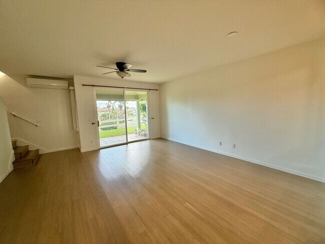 Building Photo - 3 Bedrooms / 2.5 Bathrooms Townhome at Ili...