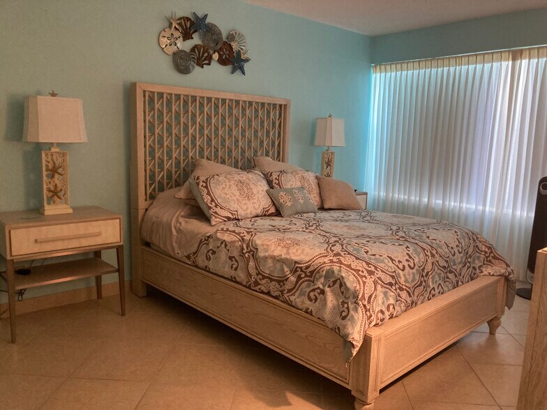 Building Photo - 4010 Galt Ocean Dr