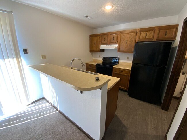 Building Photo - 421-421 N Shiloh Ave