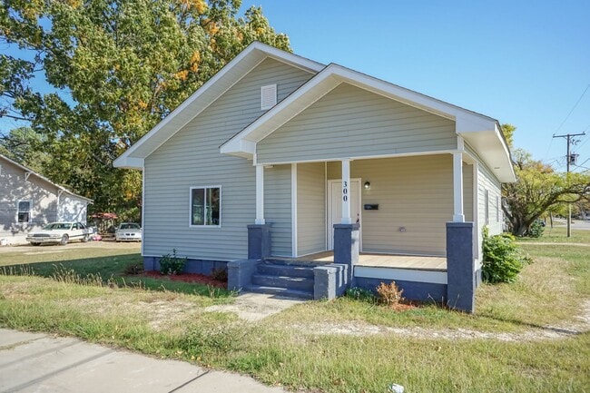 Primary Photo - Amazing Three Bedroom Home!