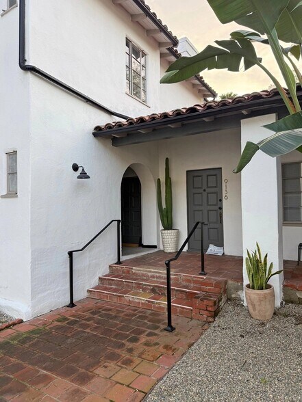 Building Photo - 9120 Beverly Blvd