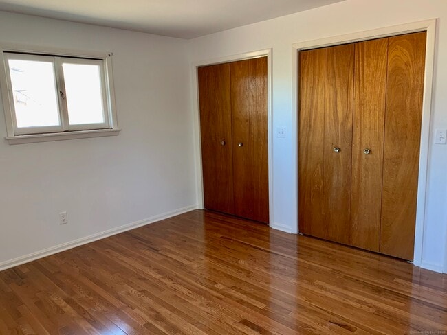 Building Photo - 9 Pine Orchard Rd