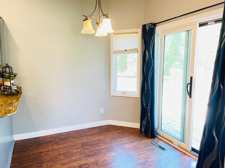 Kitchen - 16133 Logarto Ln