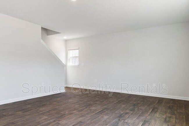 Building Photo - 112 Saddlehorse Ln