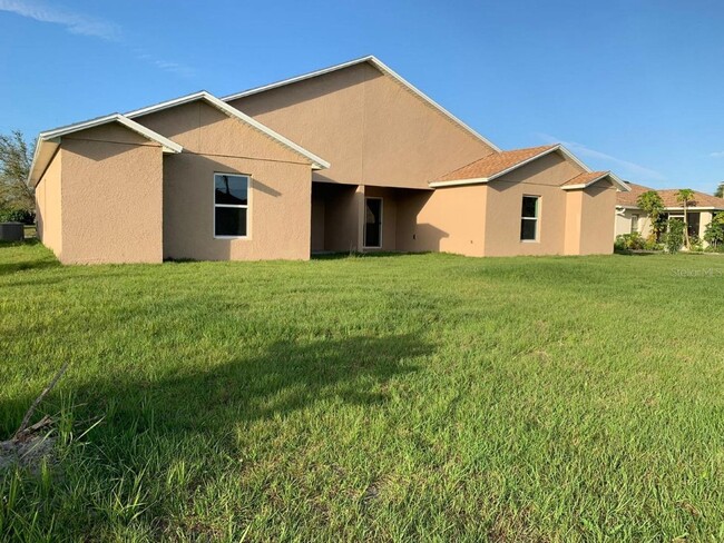 Building Photo - Poinciana Rental Home