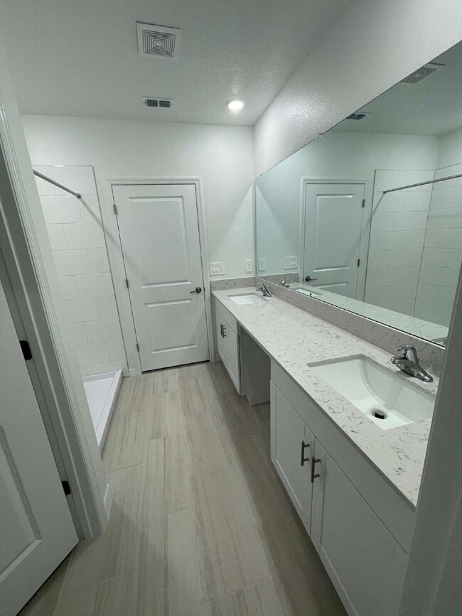 Building Photo - 11592 Radiant Shr Lp