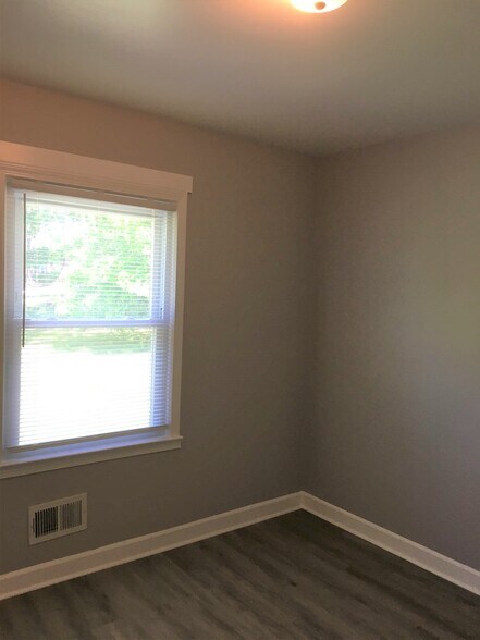 Bedroom 2 - 110 Gilliland Ave