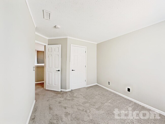 Building Photo - 3210 Crestwell Dr