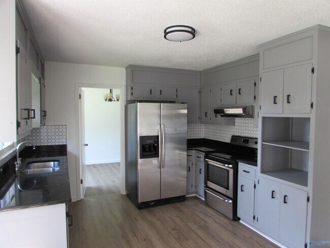 Primary Photo - 2200 Britain Ave SW