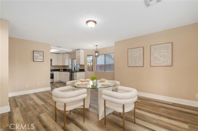 Building Photo - 533 E Jackman St