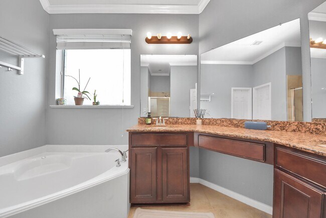 Building Photo - 12912 Southern Manor Dr