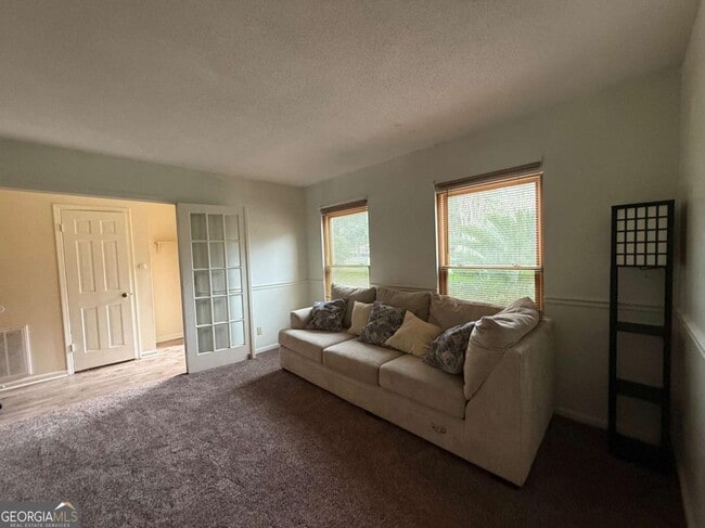 Building Photo - 619 Olmstead Dr