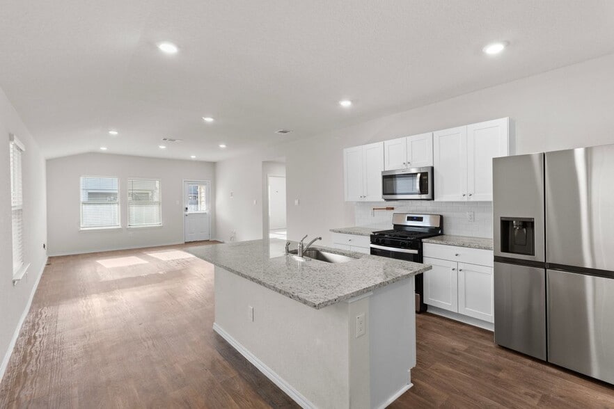 Building Photo - 3303 Mission River