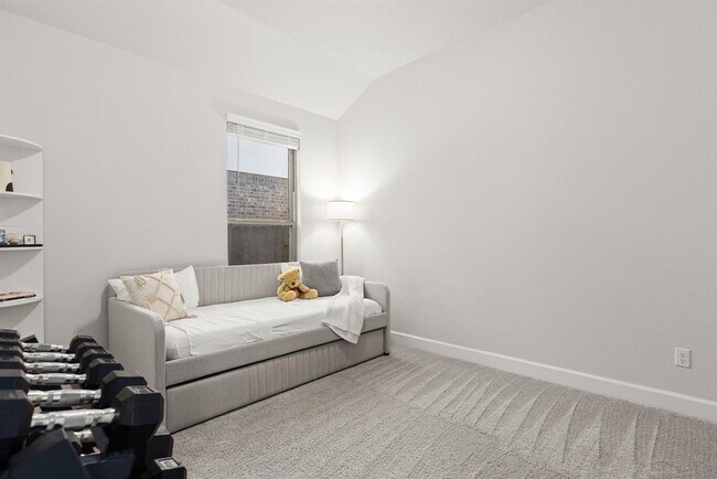 Building Photo - 1909 Sir Nathaniel Ln