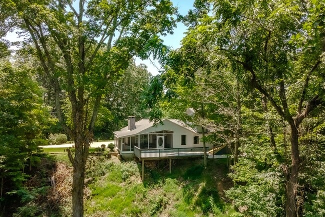 Building Photo - Scenic Lakeview Rental located on Boatman'...