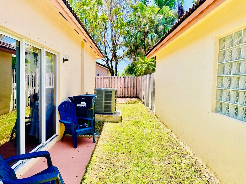 Building Photo - 8766 SW 213th Ter