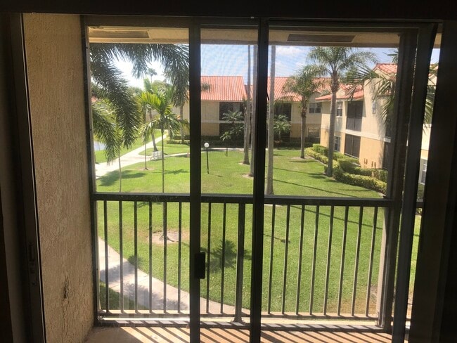 Building Photo - 1239 SW 46th Ave