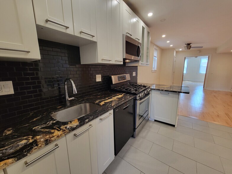 Building Photo - 409 South St