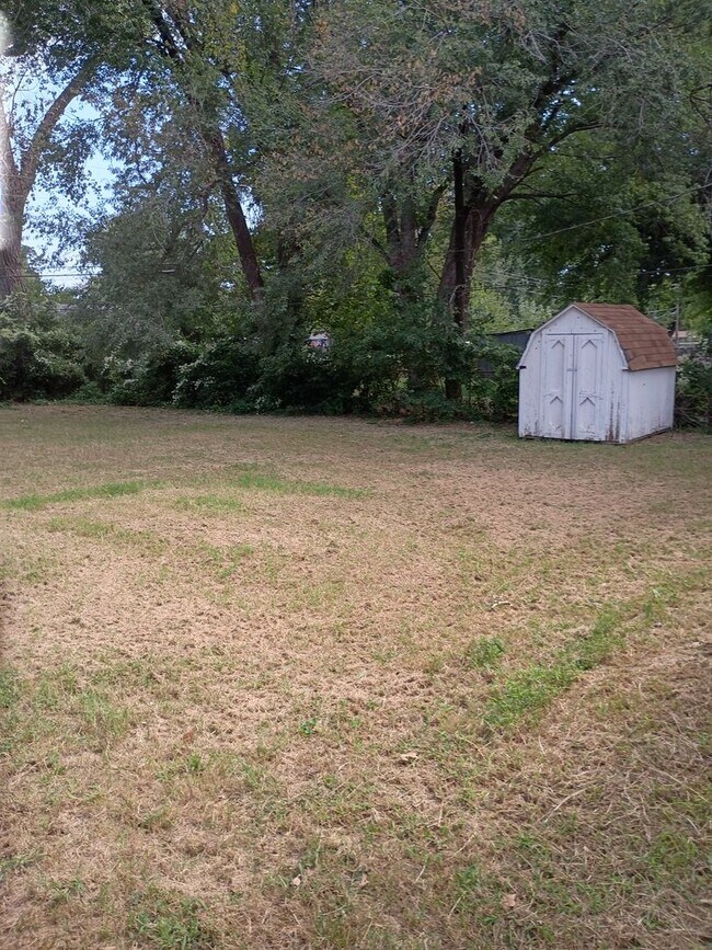 Building Photo - 3637 Teal Dr