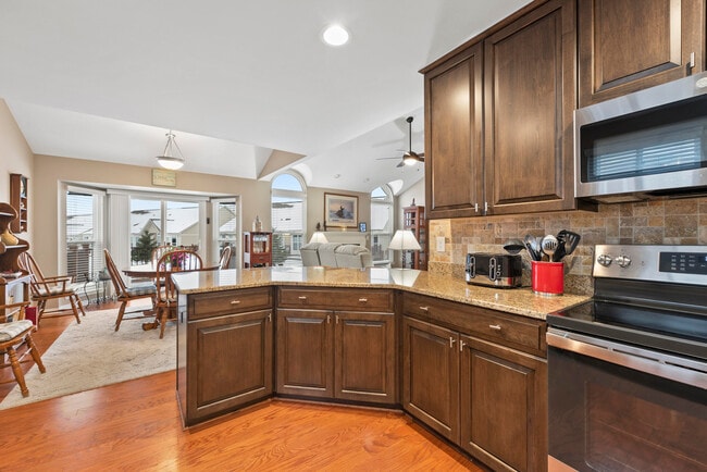 Building Photo - 21868 Kensett Dr