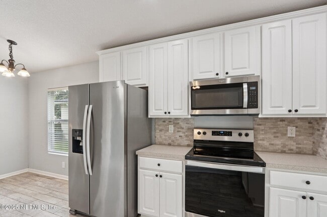 Building Photo - 562 S Aberdeenshire Dr