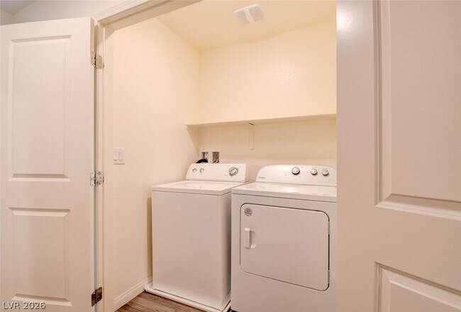 Building Photo - 4234 Lunar Cyn Ave
