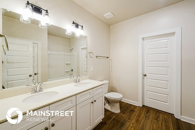 Building Photo - 1400 Brookhaven Dr