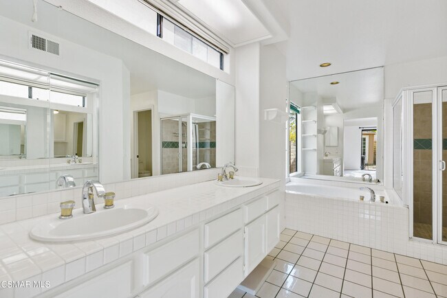 Building Photo - 4842 Wiggin St