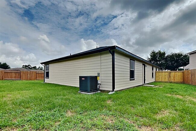 Building Photo - 28903 W Pecos River Ct
