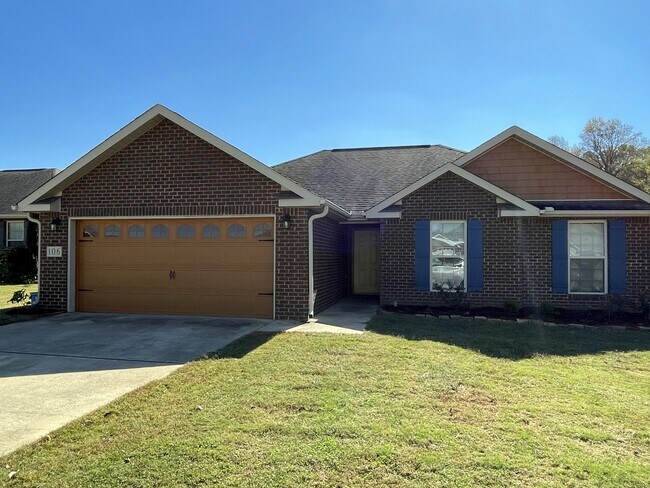 Primary Photo - 106 Summerset Ln