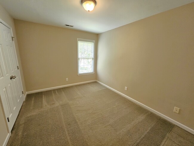 Building Photo - 40 N Orchard Farms Ave