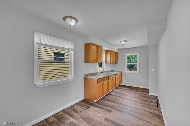 Building Photo - 18304 Garden Blvd