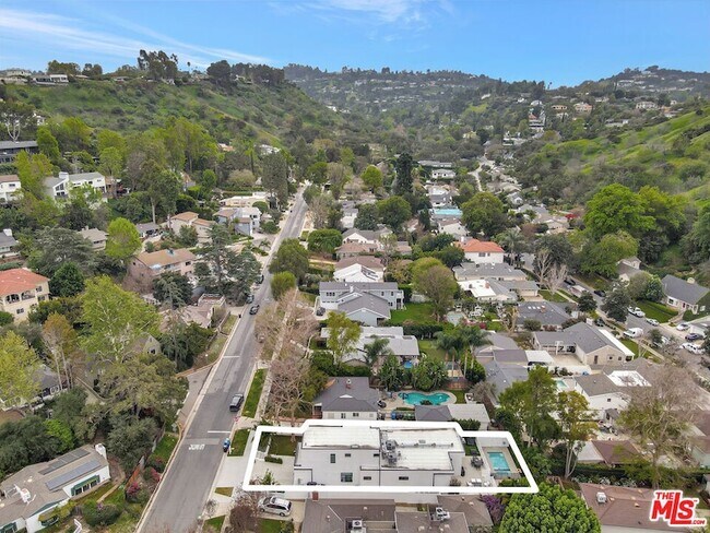 Building Photo - 4203 Saugus Ave